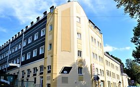 Ascot Hotel
